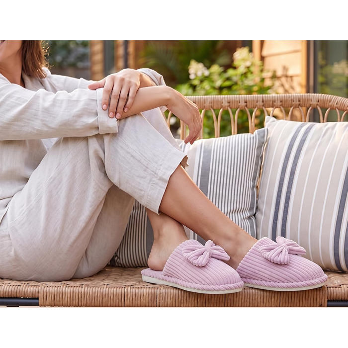 Жіночі зимові капці Coswind з ефектом пам'яті Memory Foam, плюшева підкладка та вельветовий верх, світло-фіолетові (розмір 40.5/42 EU)