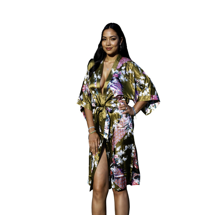 Халат жіночий CCcollections з атласу з принтом павича, V-подібний виріз, 3/4 рукав, оливковий зелений (універсальний)