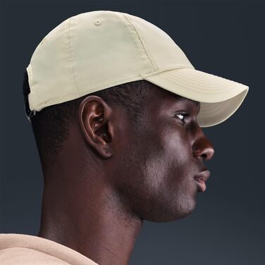 Кепка Nike Meta Swoosh H86 біла з металевим сріблом (розмір S-M, колір Lt Khaki/Sail)