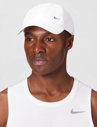 Кепка Nike Heritage86 з металевим логотипом Swoosh, біла (White/Metallic Silver)