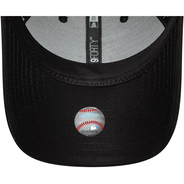 Жіноча кепка New Era New York Yankees MLB Satin Rose 9Forty — регульована бейсболка з атласу, рожева