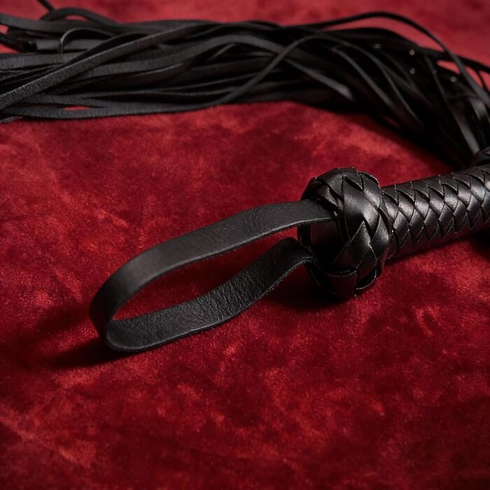 Чорна гумова плеть Rubberfashion 65 см - BDSM аксесуар для пар, іграшка для еротичних ігор