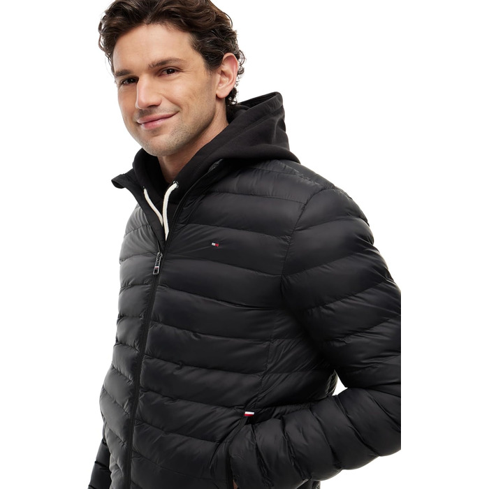 Чоловіча куртка Tommy Hilfiger Core Packable Recycled — легка компактна вітровка, чорна, розмір M