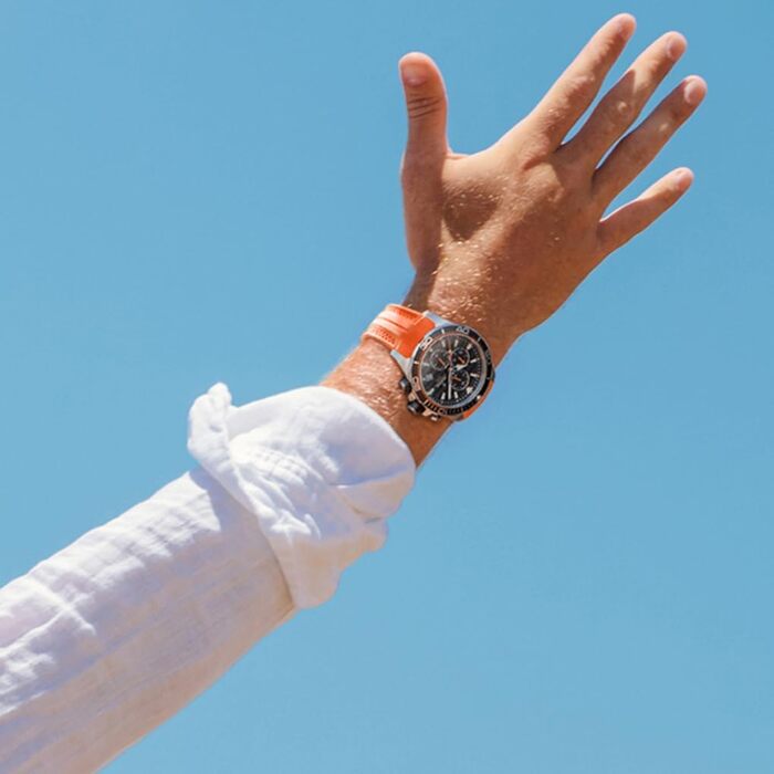 Чоловічий спортивний годинник Festina Chronograph F20370: кварцовий механізм, аналоговий дисплей, водонепроникність 10 ATM, помаранчевий гумовий ремінець