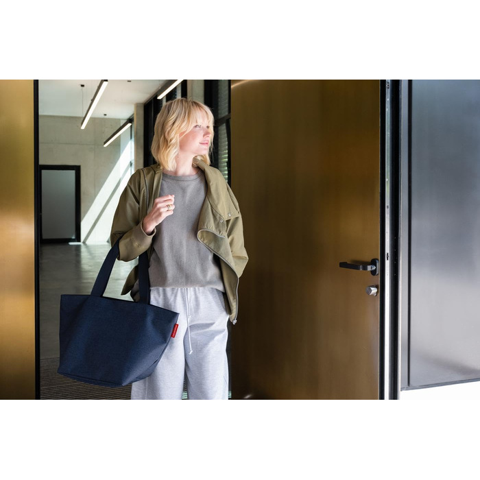 Сумка-шопер reisenthel shopper M водовідштовхуюча, темно-синя (Twist Navy)