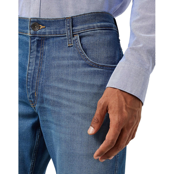 Чоловічі джинси Wrangler Foundation Regular Tapered Fit, колір Jagged, розмір 32W/32L Boone