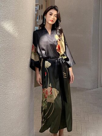 Жіночий халат-кімоно з довгим рукавом з атласу, квітковий принт, чорний градієнт - Lotus