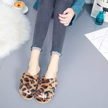 Жіночі зимові капці з плюшу Leopard — теплі домашні тапочки на плоскій підошві, протиковзкі, коричневий леопардовий принт (розмір 39/40 EU)